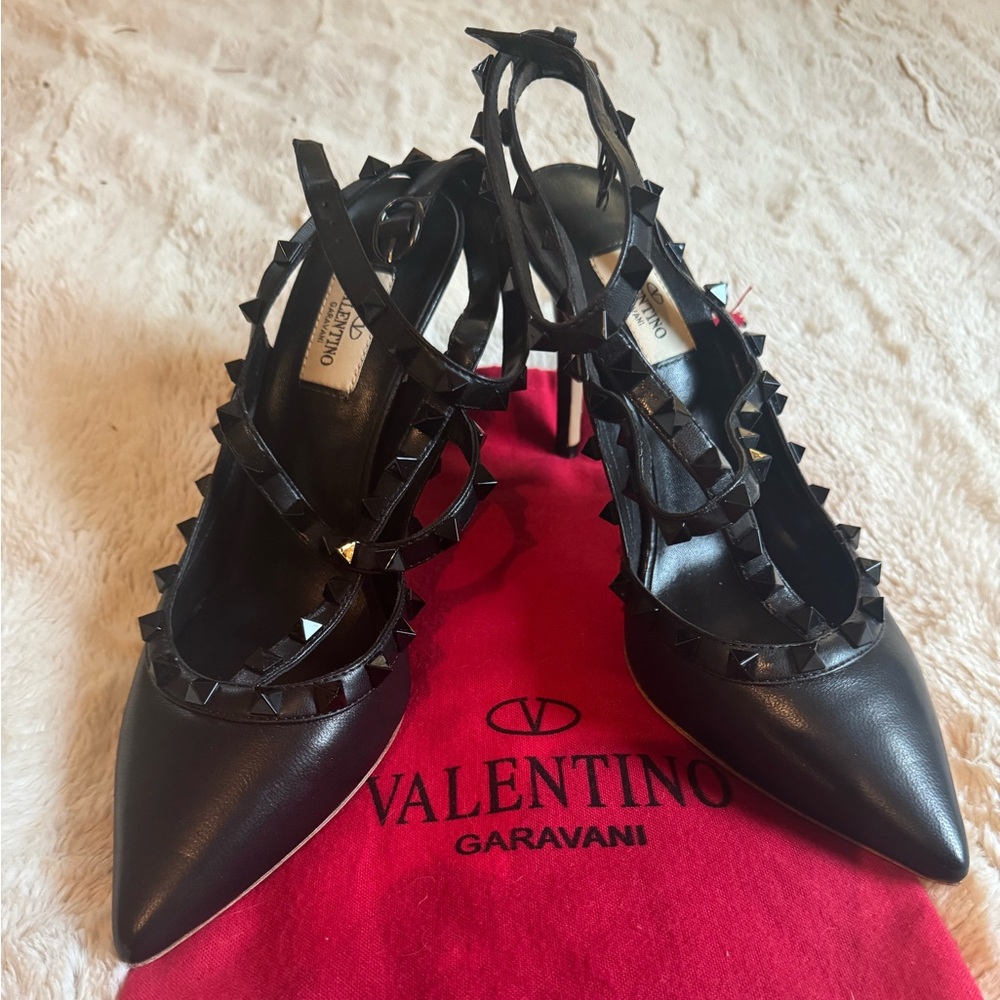 Valentino Garavani

Rockstud Ankle Strap Pumps With Tonal Studs 100 MM